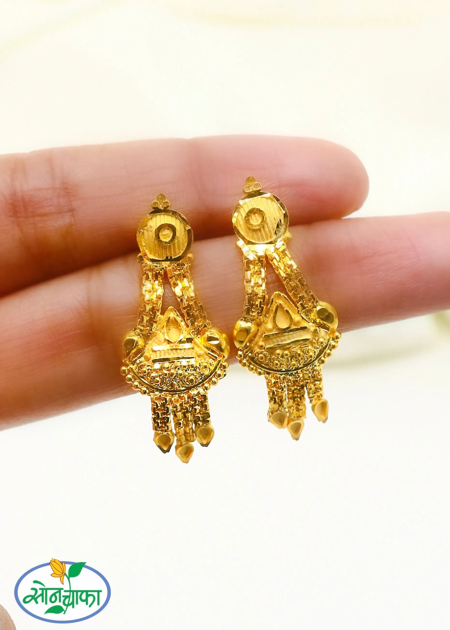 ARTISTIC  GOLDEN EARRINGS