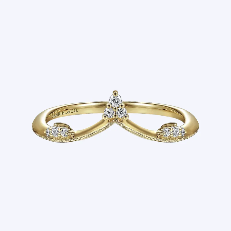 Curved Diamond V Ring