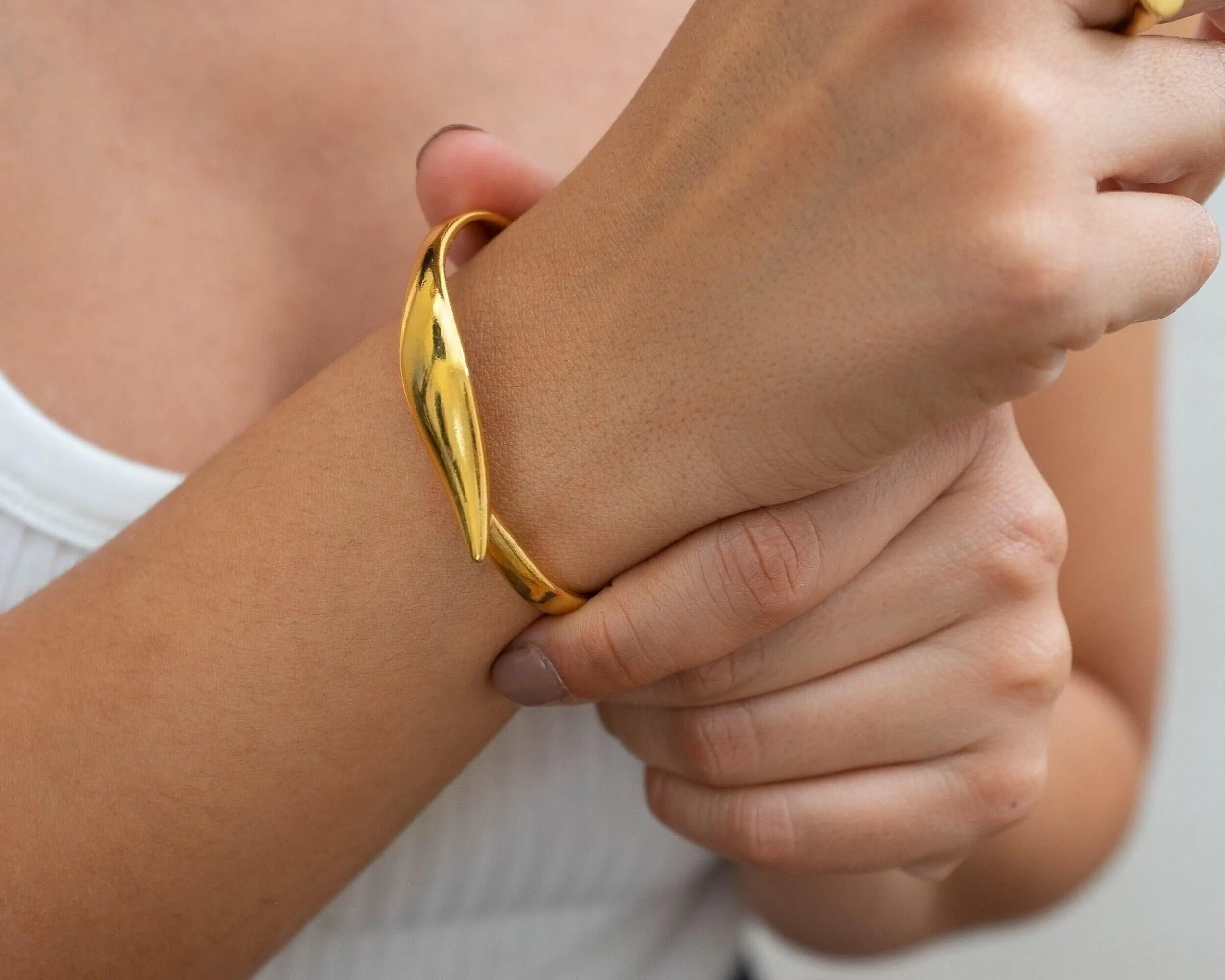 Gold Bold Cuff with Leaf