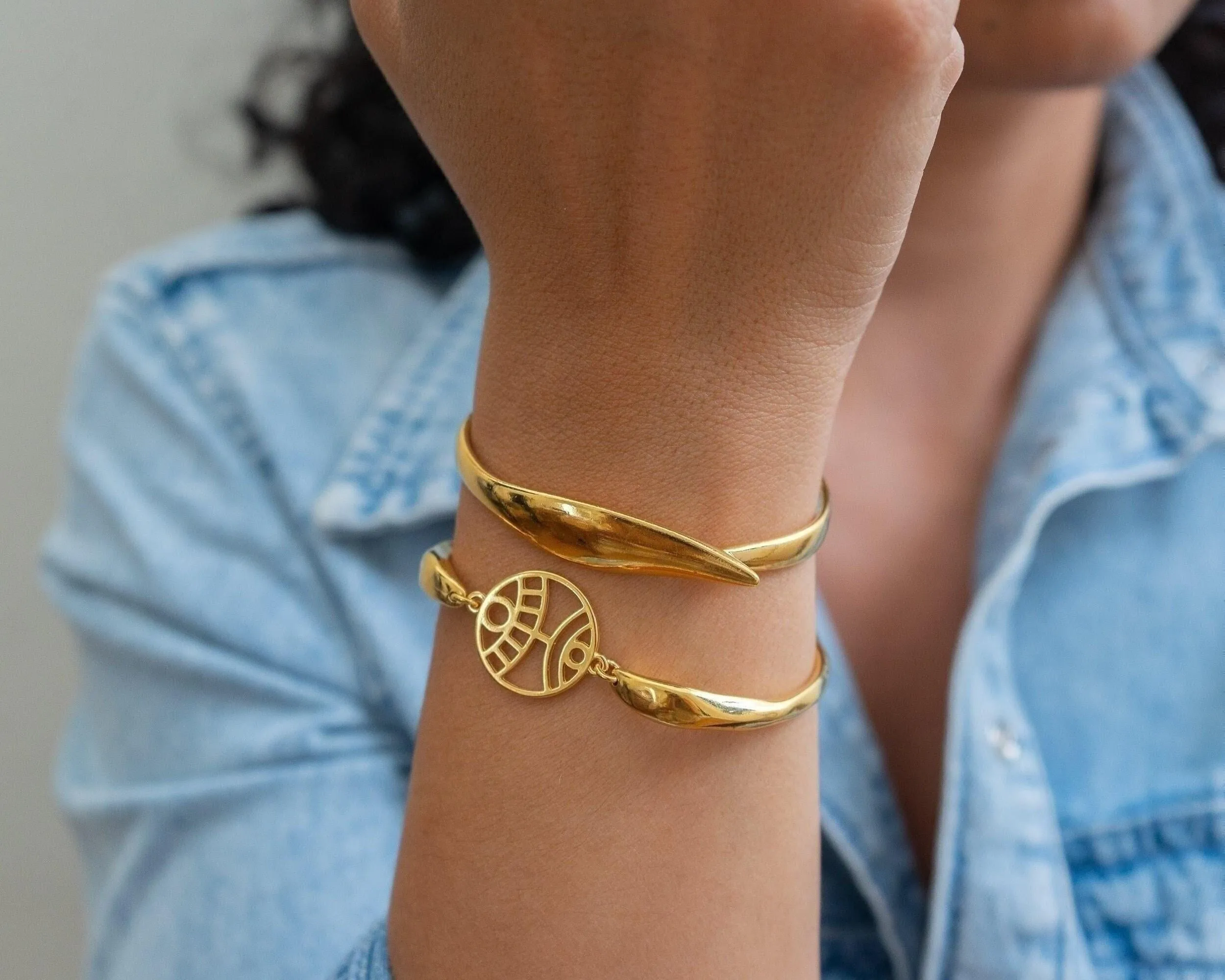 Gold Bold Cuff with Leaf