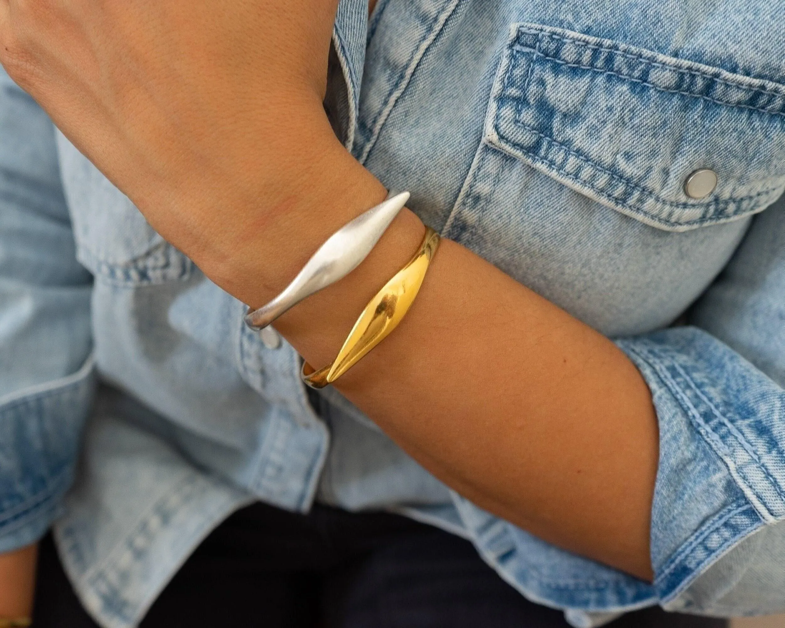 Gold Bold Cuff with Leaf