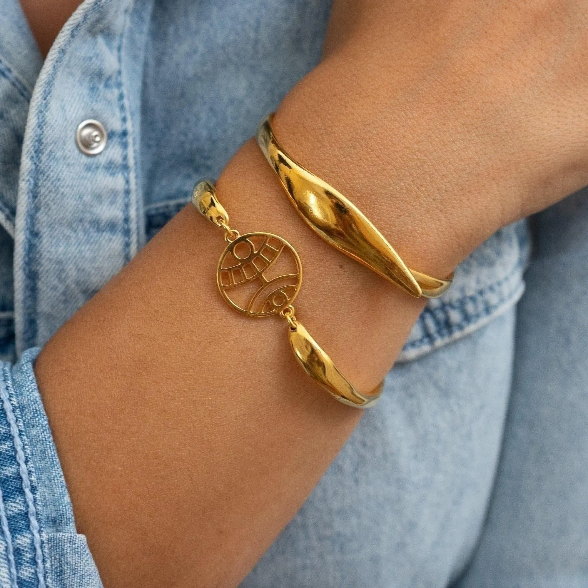 Gold Bold Cuff with Leaf