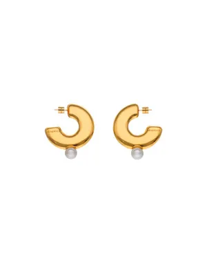 Large Gold plated steel hoop earrings with post clasp for men and women made with simulated organic pearls. Round white pearl 10mm, JUNO Collection.