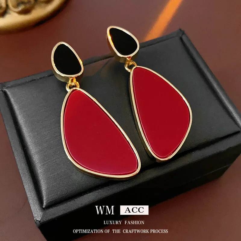 Luxurious Triangle Geometric Alloy Electroplating Earrings