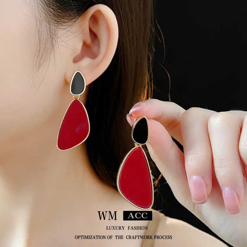 Luxurious Triangle Geometric Alloy Electroplating Earrings