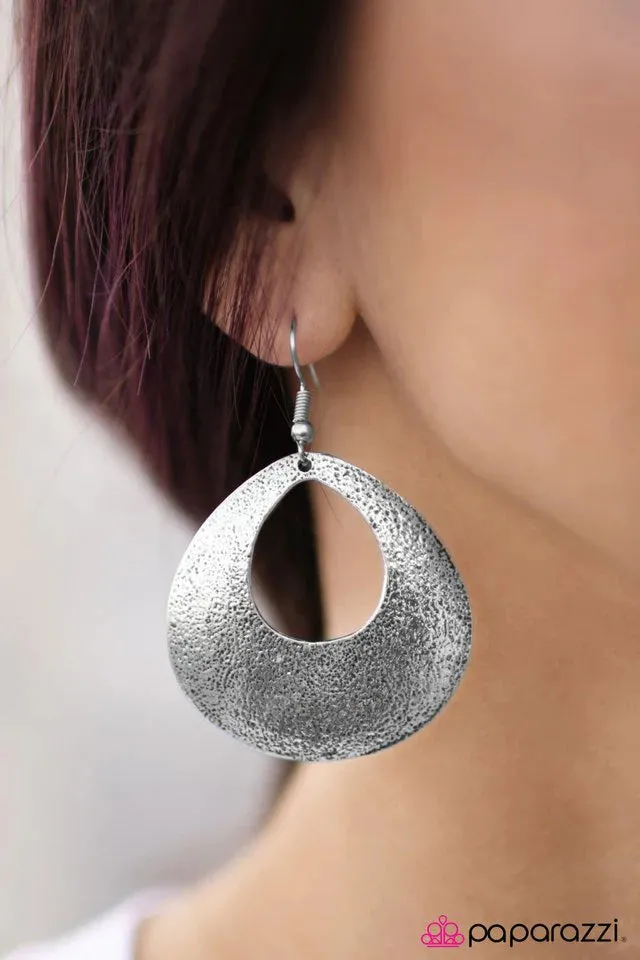 Paparazzi Earring ~ The DRIP Tide - Silver