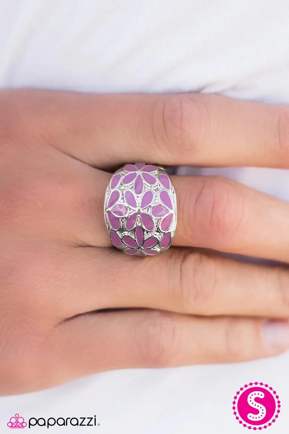 Paparazzi Ring ~ Heavy PETAL Band - Purple