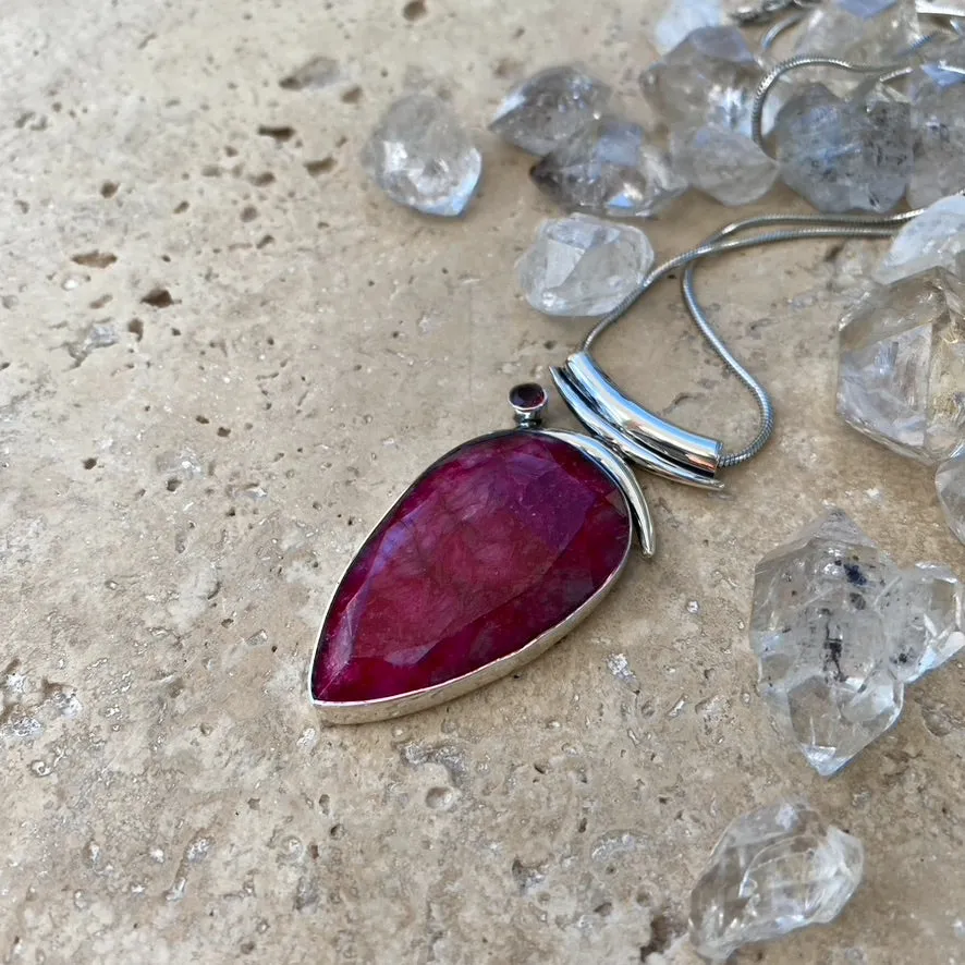 Ruby Quartz Teardrop Necklace - Luna