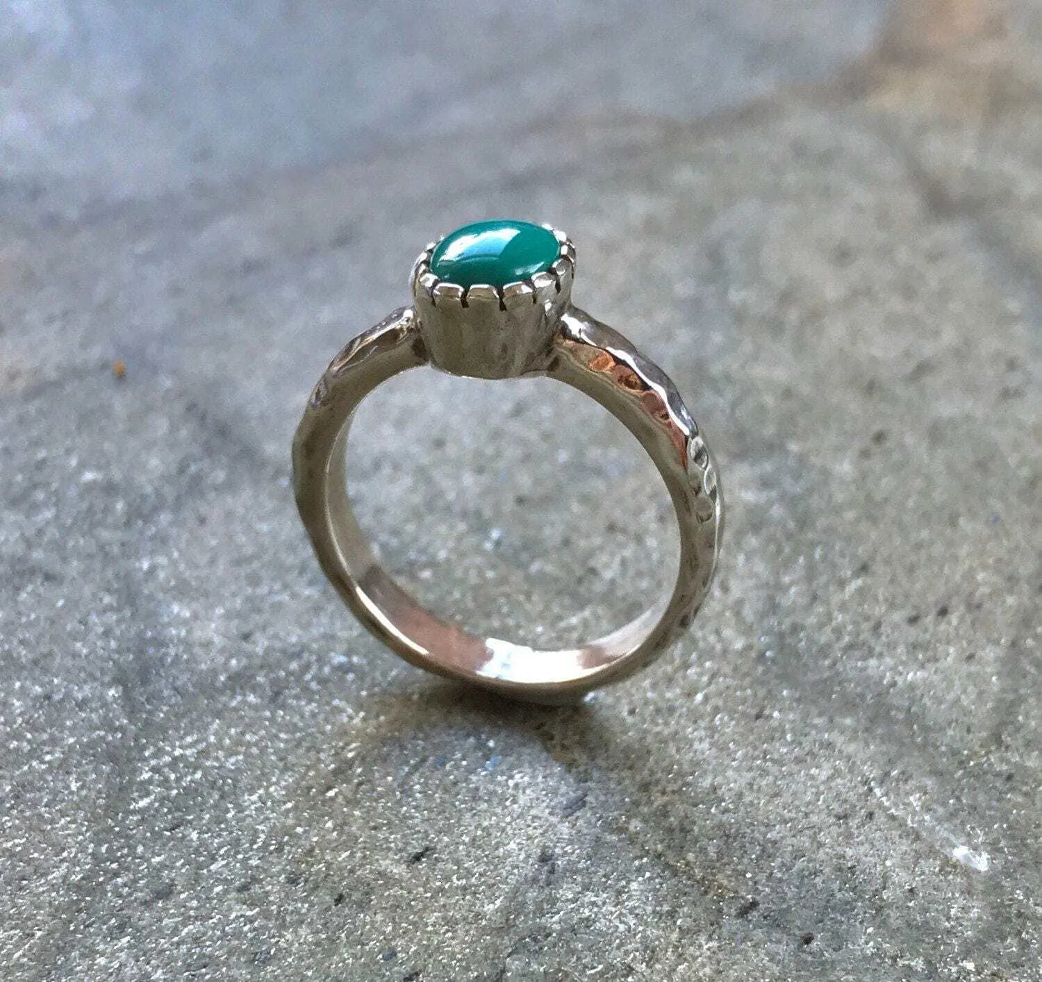 Turquoise Ring - Blue Solitaire Ring - Vintage Hammered Band